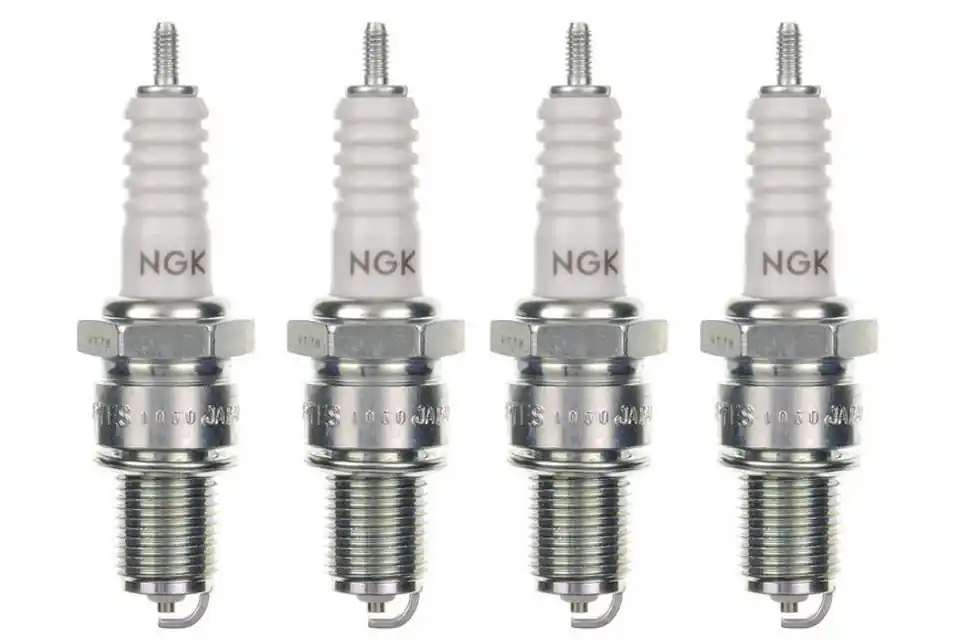Neue Ware 4x Zündkerze NGK BP7ES für Motorrad
