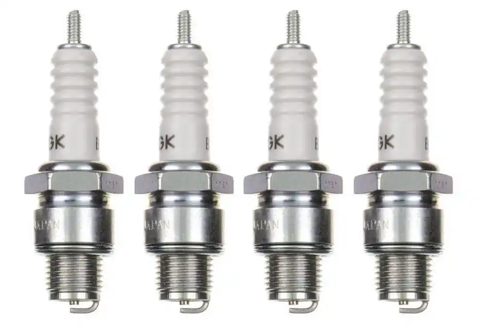 Neue Ware 4x Zündkerze B7HS Zündkerzen Set 4 Stück für Motorrad / Roller / Scooter