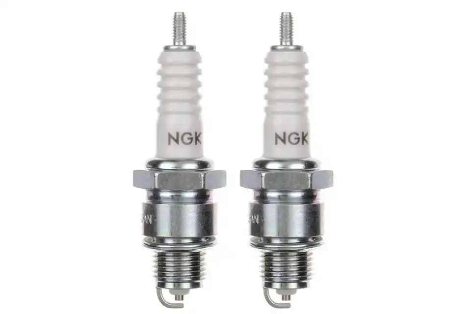 Finale Aktion 2x Zündkerze NGK BP7HS für Roller / Scooter
