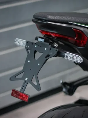 MG Biketec Kurzes Heck - Kennzeichenträger - Kennzeichenhalter diverse Länder passend für Kawasaki Z900 - Modelle (2025) Angebot