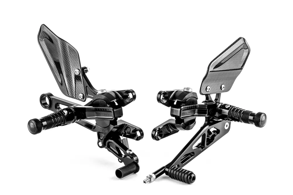 Rabatt Gilles Fußrastenanlage VCR38GT verstellbar ABE passend für Aprilia RSV4 1100 Factory / RR / RF / Tuono V4 1100 / Factory / RR / XR - Modelle