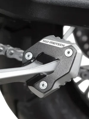 Billig SW-Motech Seitenständerfuß-Verbreiterung Schwarz/Silbern. Triumph Tiger 800 Modelle (10-17)