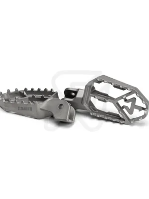 Ausverkauf Akrapovic Adventure - Fußrasten SET ABE Titan FAHRER passend für BMW R 1200 GS / ADVENTURE - Modelle (2004-2018)