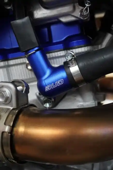 Letzte Chance BUD Racing Zylinderkopf Flansch Blau